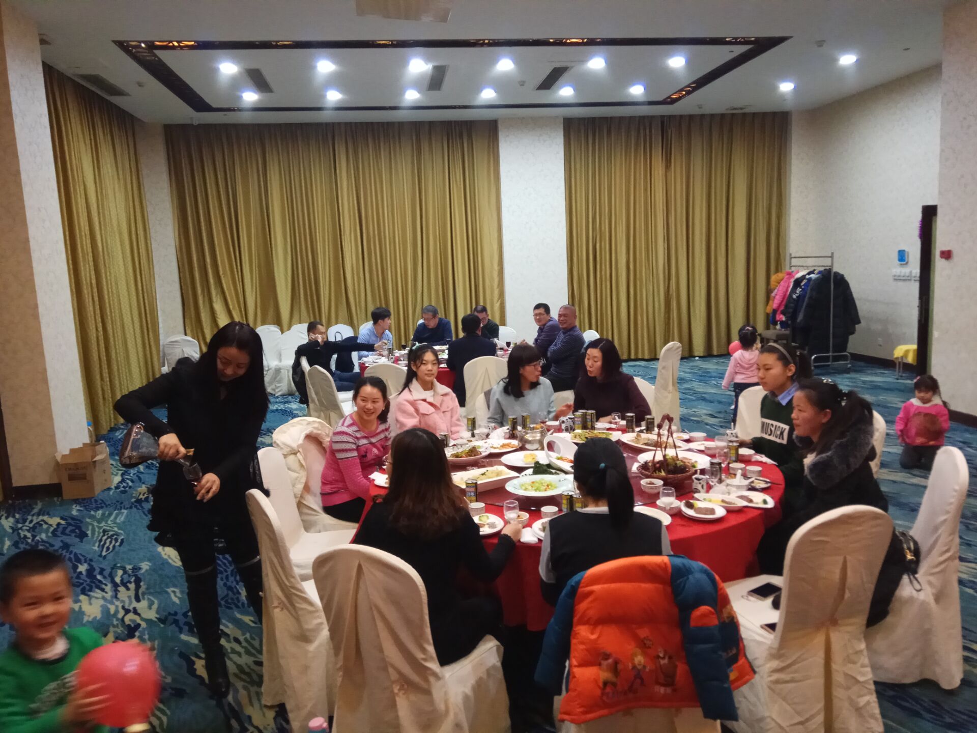 煙臺(tái)昊成鋼格板年度聚會(huì)