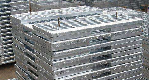 踏步板型式和尺寸