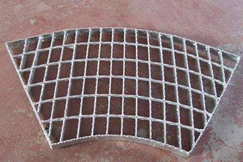 異型鋼格板縱向過(guò)渡平滑整齊